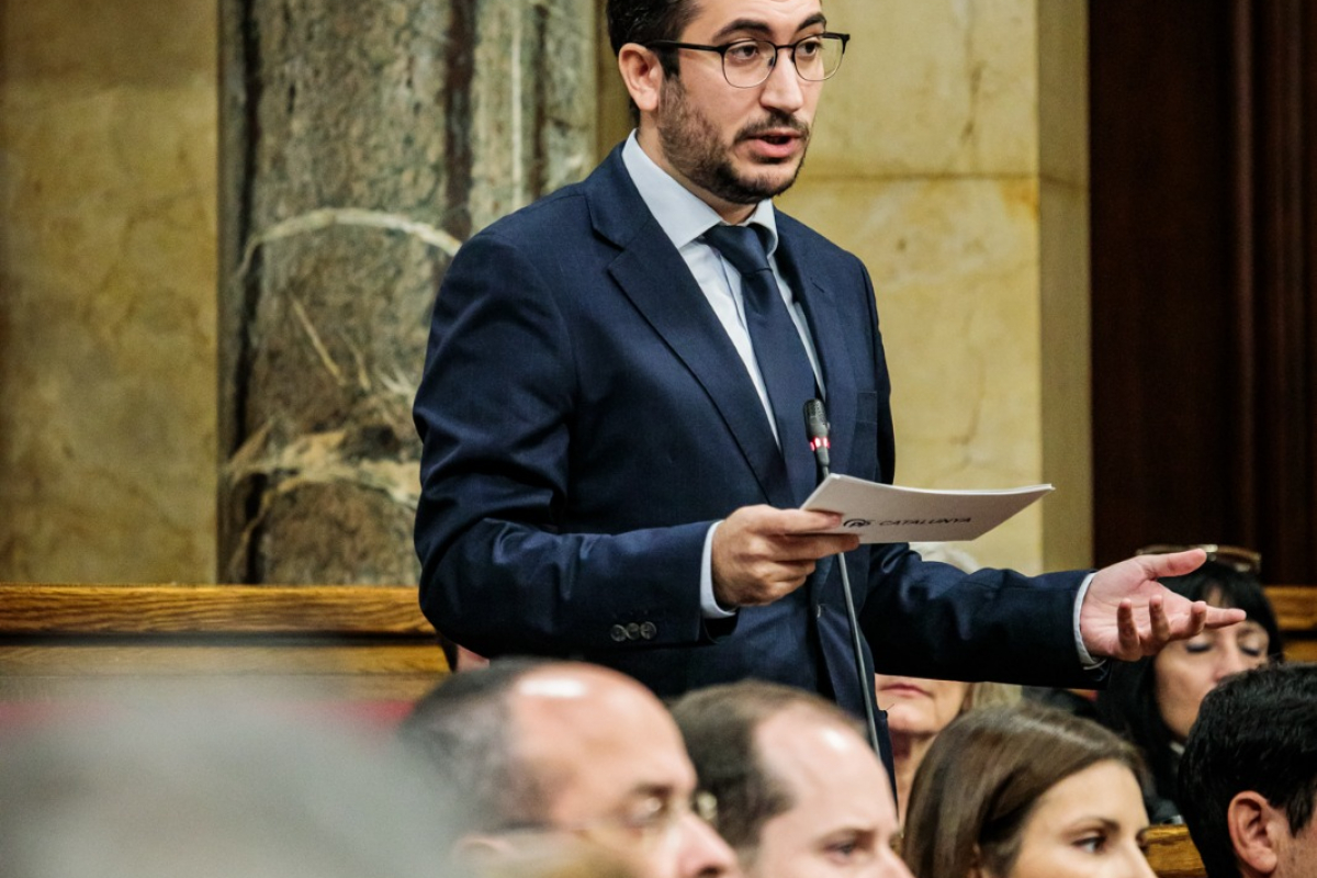 El PP lamenta que el PSC impida a las asociaciones en defensa del bilingüismo comparecer en el Parlament